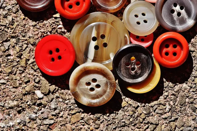 Remi Mixed Resin Stud