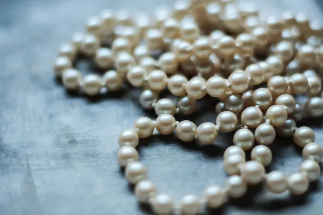 Fiona Petite Pearl Ring