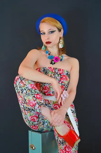 Ainsley Floral Stud