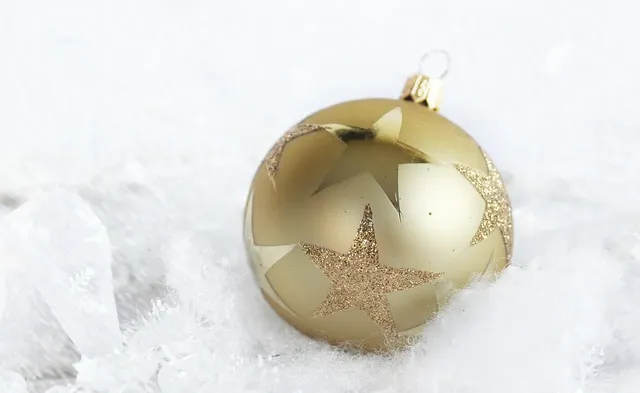 Chaya Crescent Gold